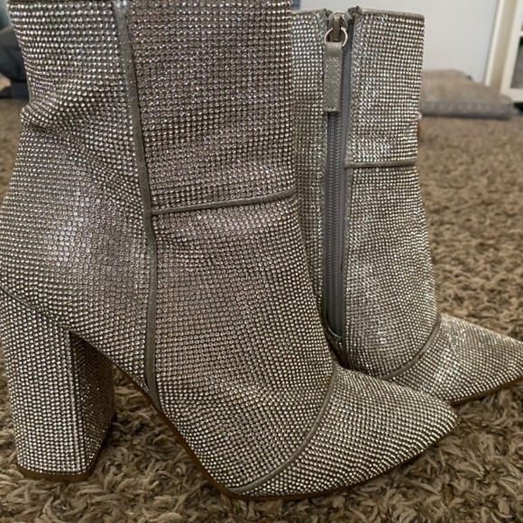 STEVE MADDEN SPARKLE BOOTS - Picture 2 of 5